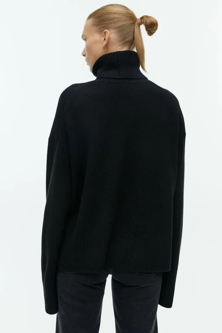 H&M cashmere turtleneck sweater, black