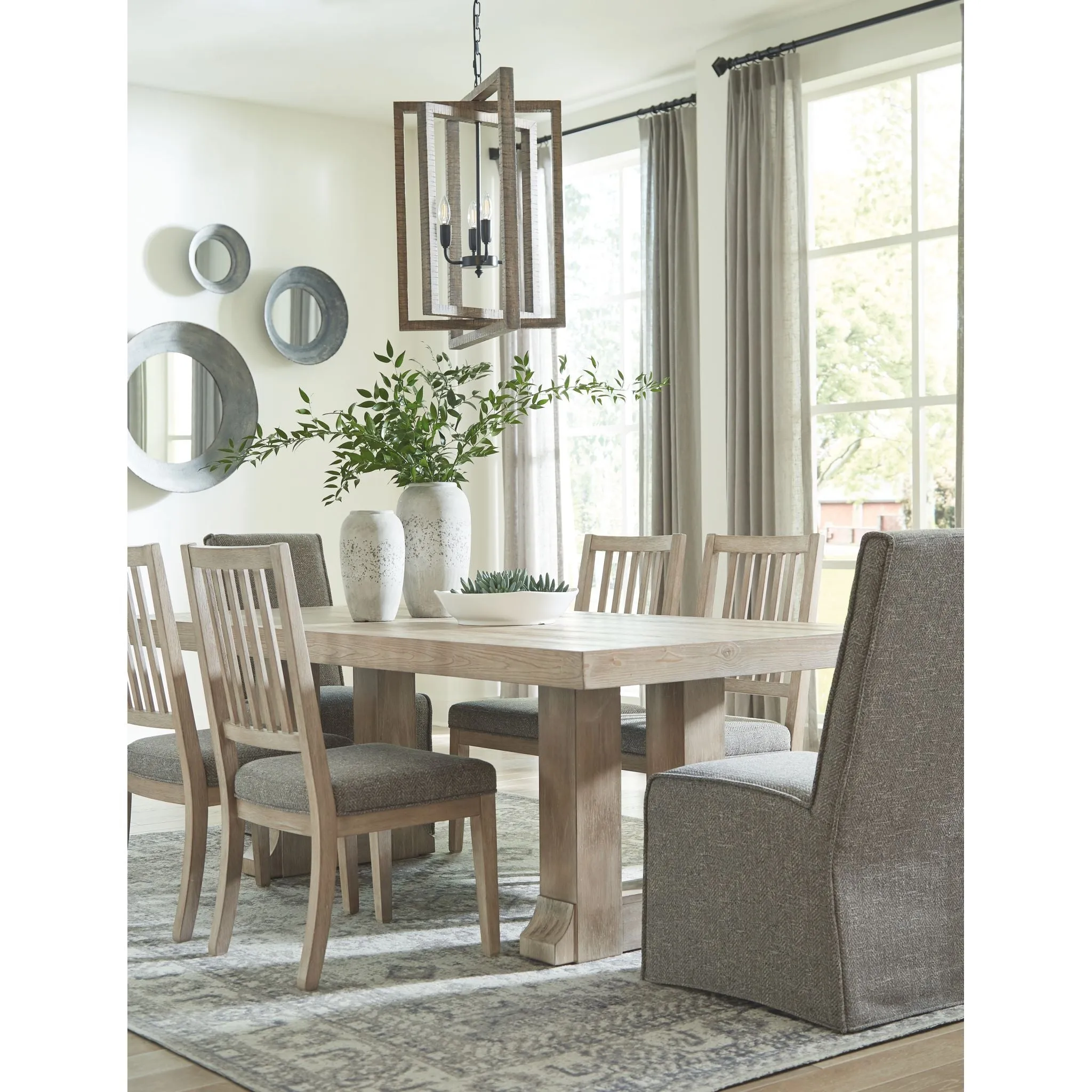 Hennington-EXCLUSIVE Dining Table