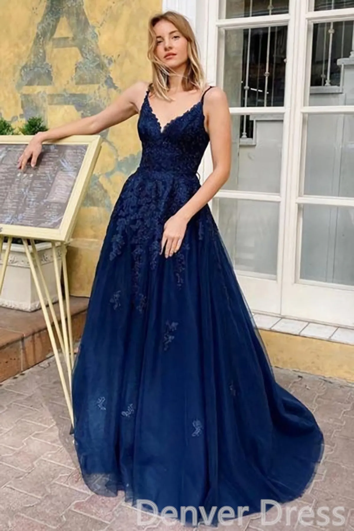 Navy Blue Lace V-Neck Spaghetti Straps A-Line Tulle Appliques Long Evening Gowns Prom Dresses