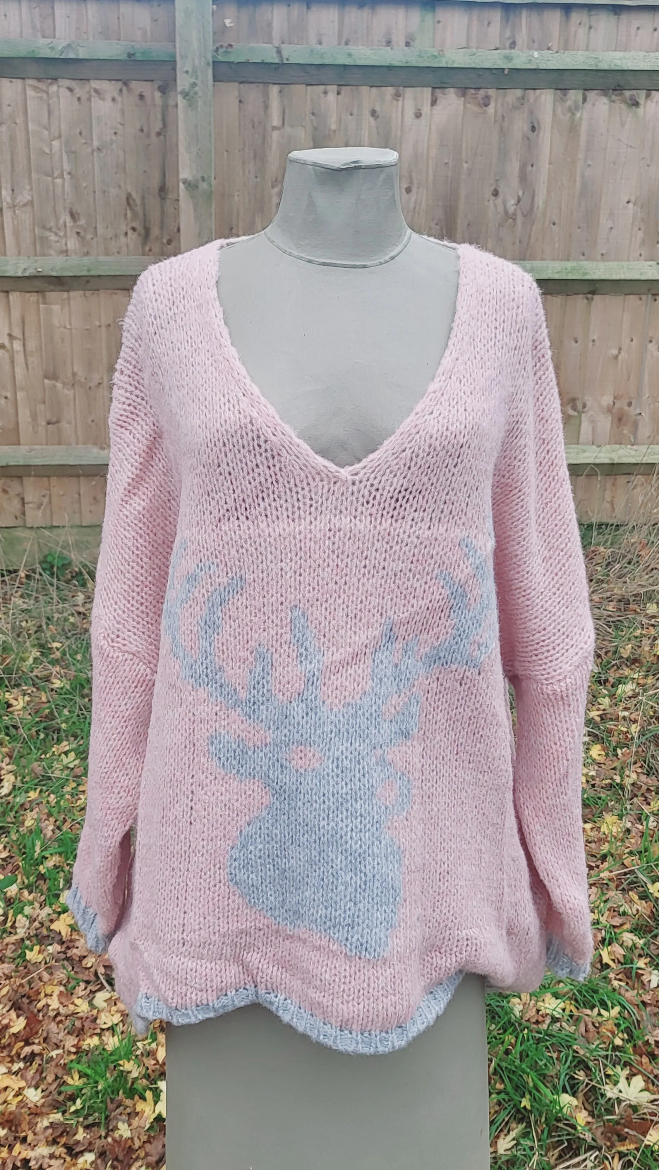 Wide Knit Stag Design Italian jumper 7S673