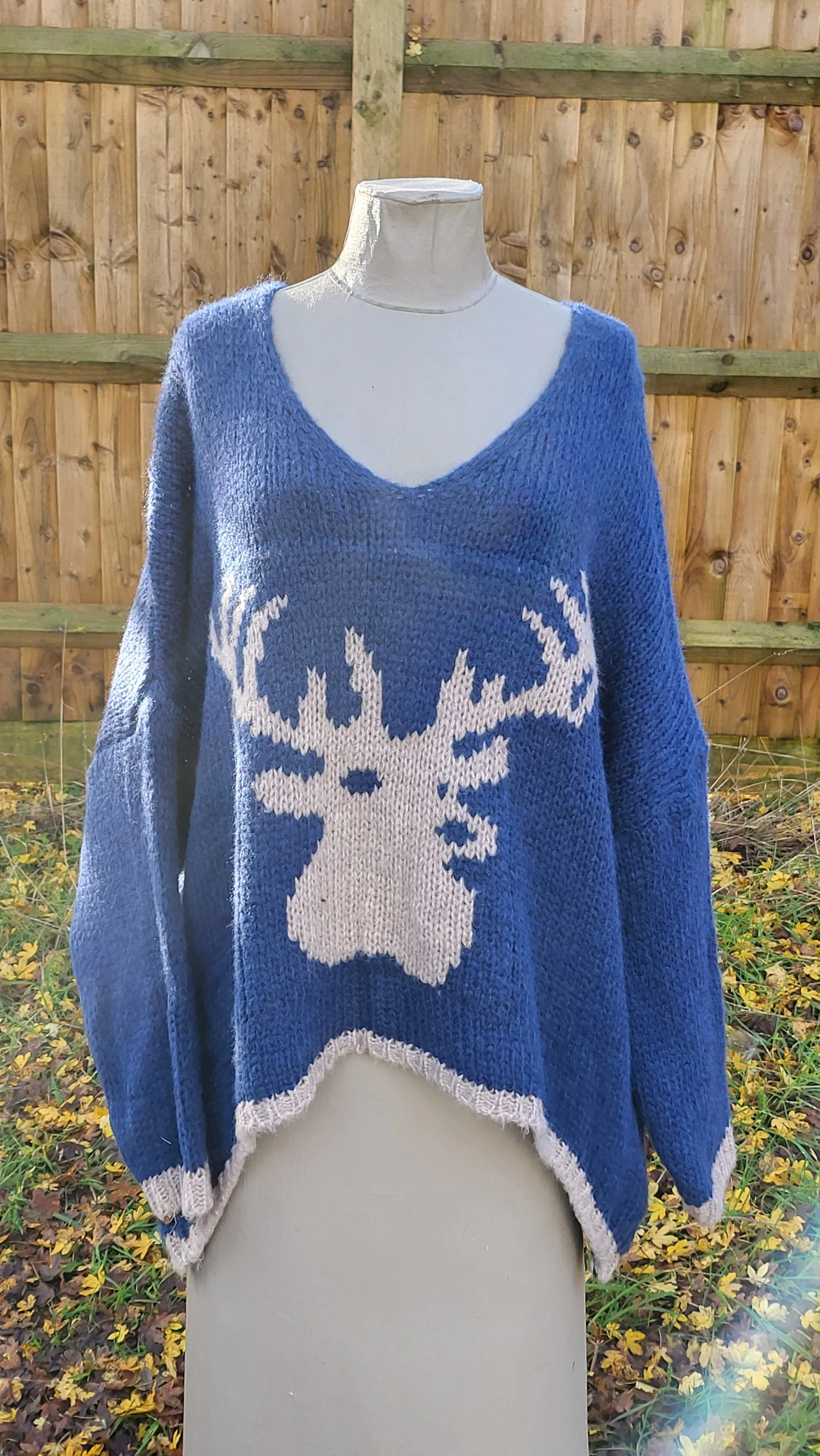 Wide Knit Stag Design Italian jumper 7S673